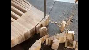 Build A Table By Bending Wood Pallet Projects. #diy #build #table #bending #wood #pallette #craft
